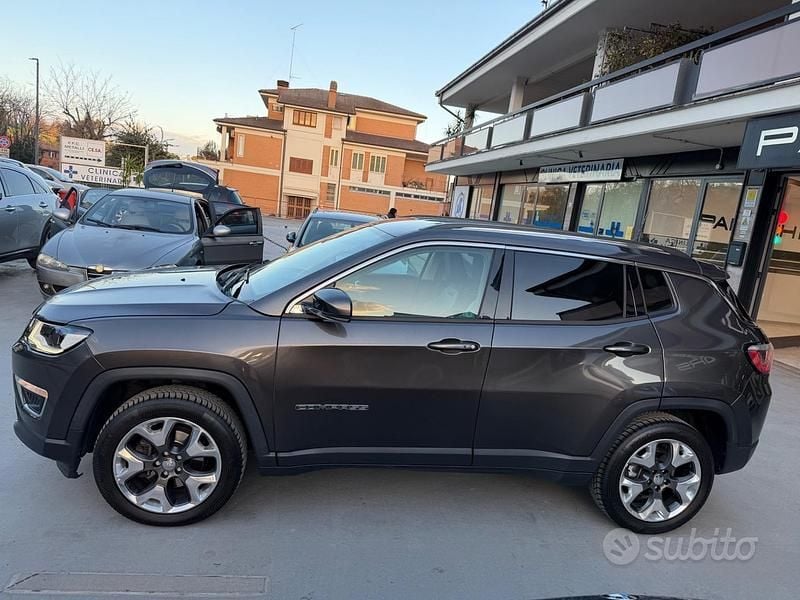 Usata Jeep Compass Limited 140 CV (102 kW) 2017 Grigio SUV