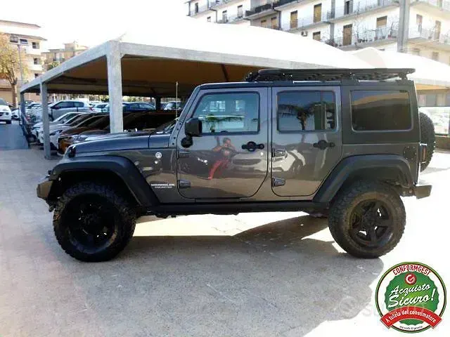 Usata Jeep Wrangler Unlimited Rubicon 200 CV (147 kW) 2016 Grigio SUV