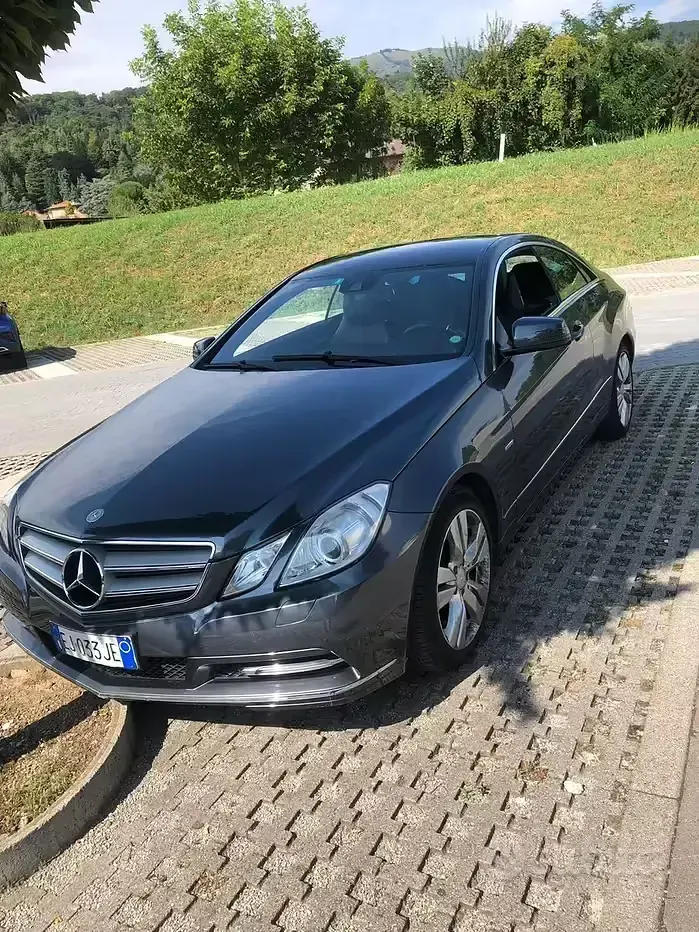 Usata Mercedes E220 2011 Grigio Coupé
