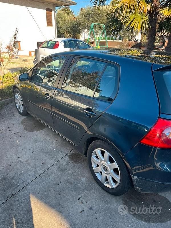 Usata VW Golf V 150 CV (110 kW) 2005 Blu Berlina