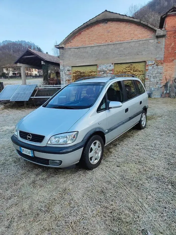 Usata Opel Zafira 125 CV (91 kW) 2003 Monovolume
