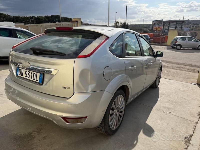 Usata Ford Focus 89 CV (65 kW) 2009 Grigio Berlina