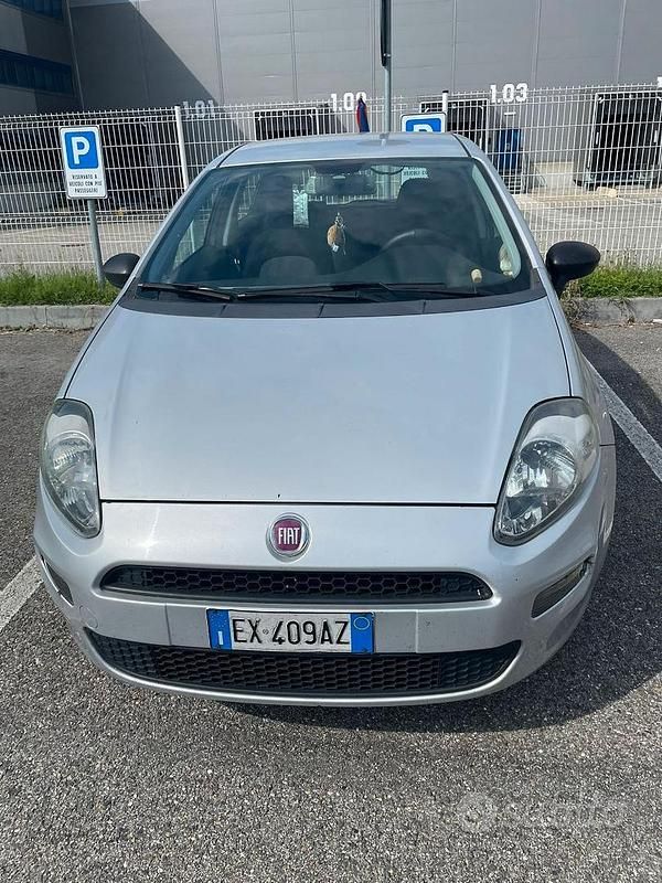 Grigio Usata 2014 Fiat Punto Due volumi | 3500 € (Ottimo prezzo) - Immagine 1/4