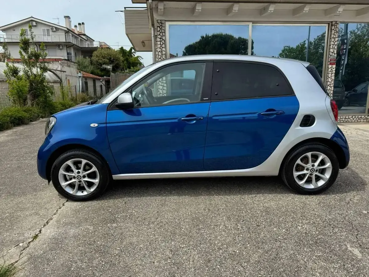 Usata Smart ForFour Passion 90 CV (66 kW) 2019 Blu/azzurro Utilitaria