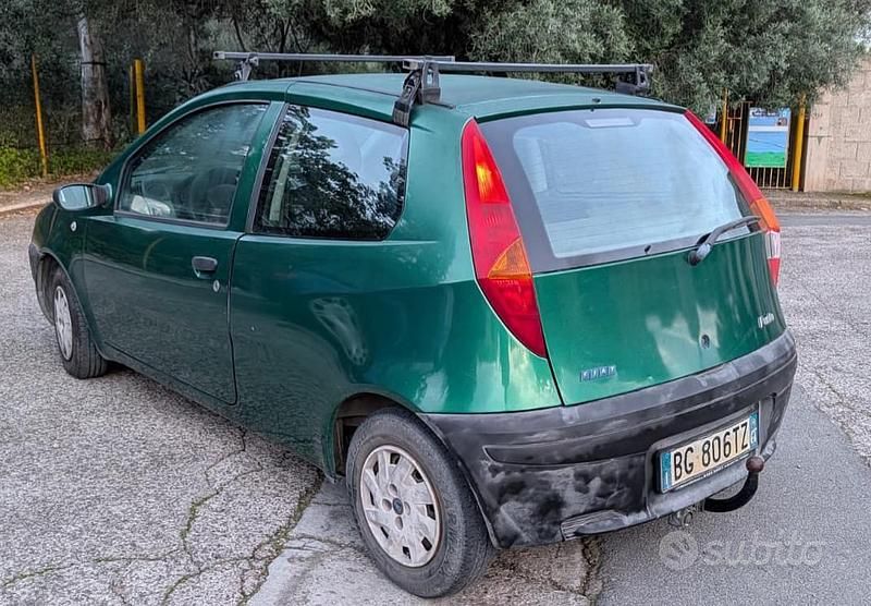 Usata Fiat Punto 60 CV (44 kW) 1999 Verde Berlina