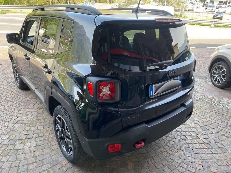 Usata Jeep Renegade Trailhawk 170 CV (125 kW) 2016 Nero SUV