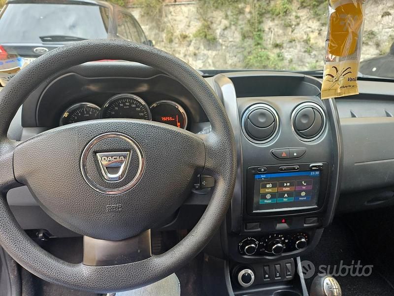 Usata Dacia Duster 110 CV (80 kW) 2016 Nero SUV