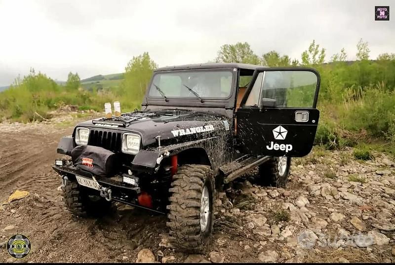 Usata Jeep Wrangler 121 CV (88 kW) 1990 Nero SUV