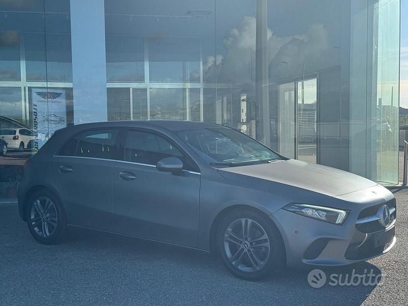 Usata Mercedes A180 115 CV (84 kW) 2020 Grigio Berlina