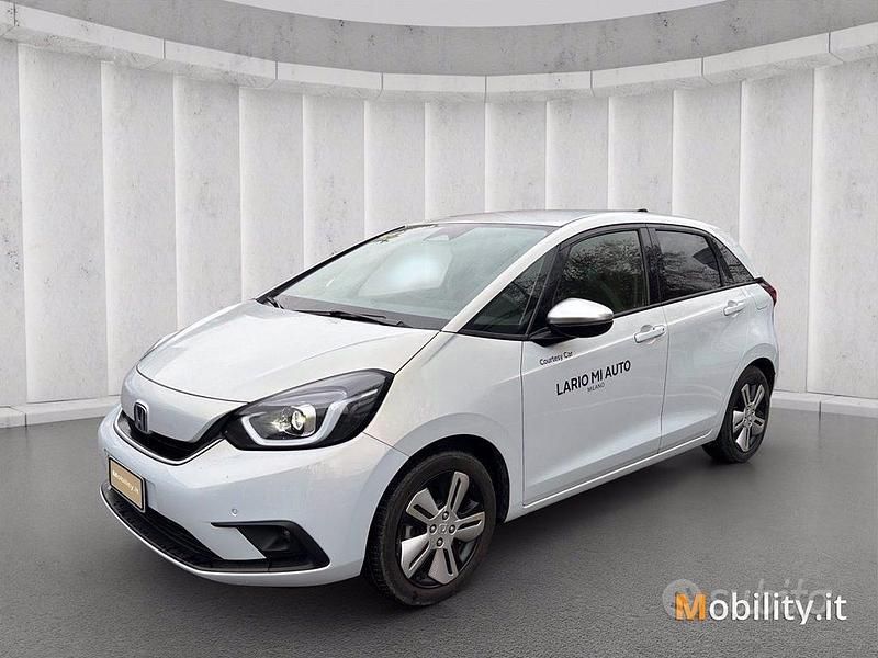 Usata Honda Jazz Executive 98 CV (72 kW) 2023 Premium sunlight white Utilitaria