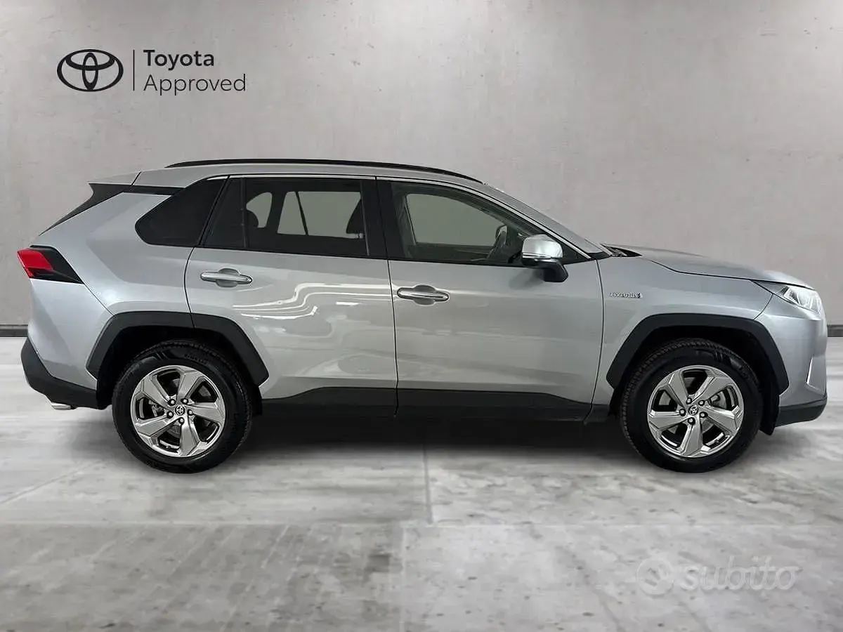Usata Toyota RAV4 Hybrid Lounge 178 CV (130 kW) 2019 Grigio SUV