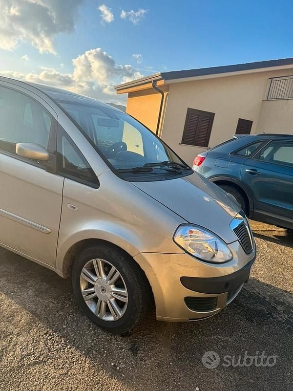 Usata Lancia Musa 95 CV (69 kW) 2005 Monovolume