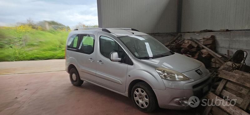 Usata Peugeot Partner 90 CV (66 kW) 2013 Grigio Monovolume