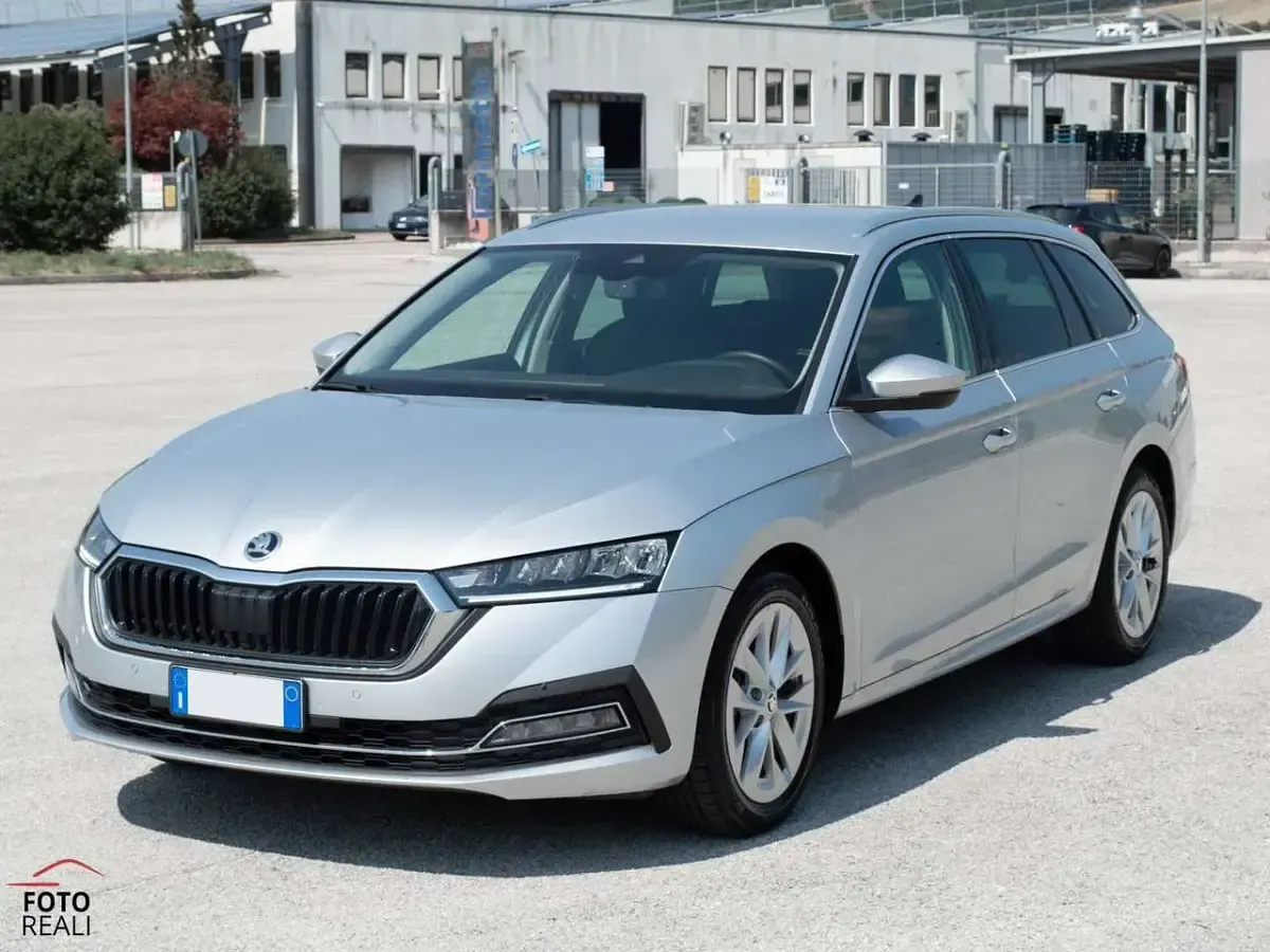 Usata Skoda Octavia G-TEC 131 CV (96 kW) 2021 Argento Station wagon