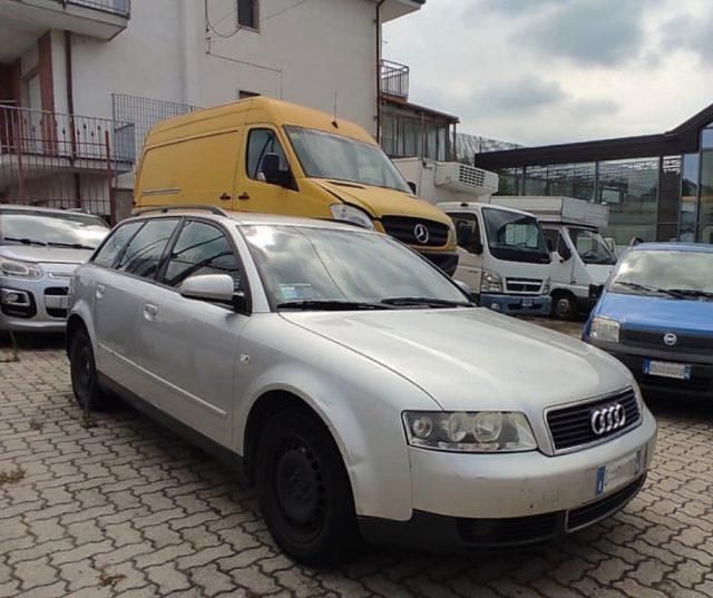 Usata Audi A4 131 CV (96 kW) 2002 Argento(met.) Station wagon