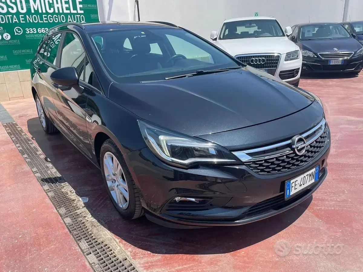 Usata Opel Astra 110 CV (80 kW) 2016 Nero Berlina