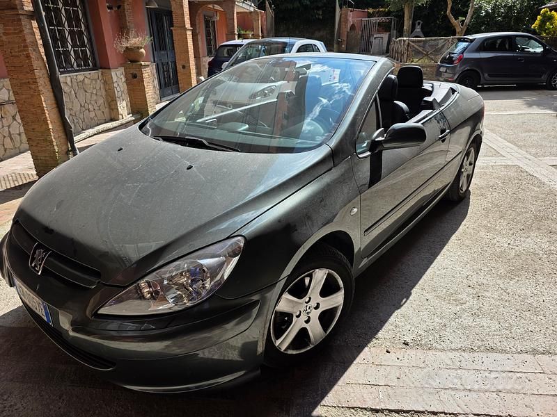 Verde Usata 2004 Peugeot 307 CC Cabrio | 6000 € - Immagine 1/4