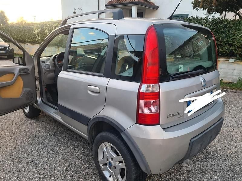 Usata Fiat Panda 4x4 Climbing 60 CV (44 kW) 2006 Utilitaria