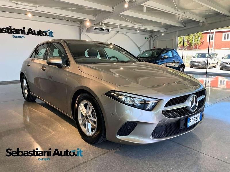 Mojave Usata 2019 Mercedes A180 Business Tre volumi | 23.990 € (Buon prezzo) - Immagine 1/4