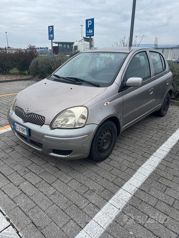 Usata Toyota Yaris 68 CV (50 kW) 2003 Utilitaria