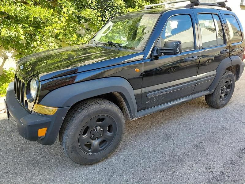 Nero Usata 2006 Jeep Cherokee SUV | 2500 € (Super prezzo) - Immagine 1/4