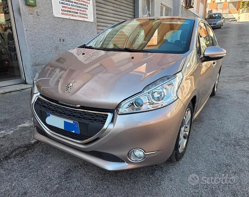 Usata Peugeot 208 95 CV (69 kW) 2012 Utilitaria