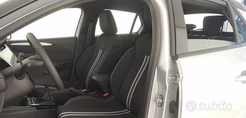 Usata Opel Corsa 100 CV (73 kW) 2025 Grigio Utilitaria