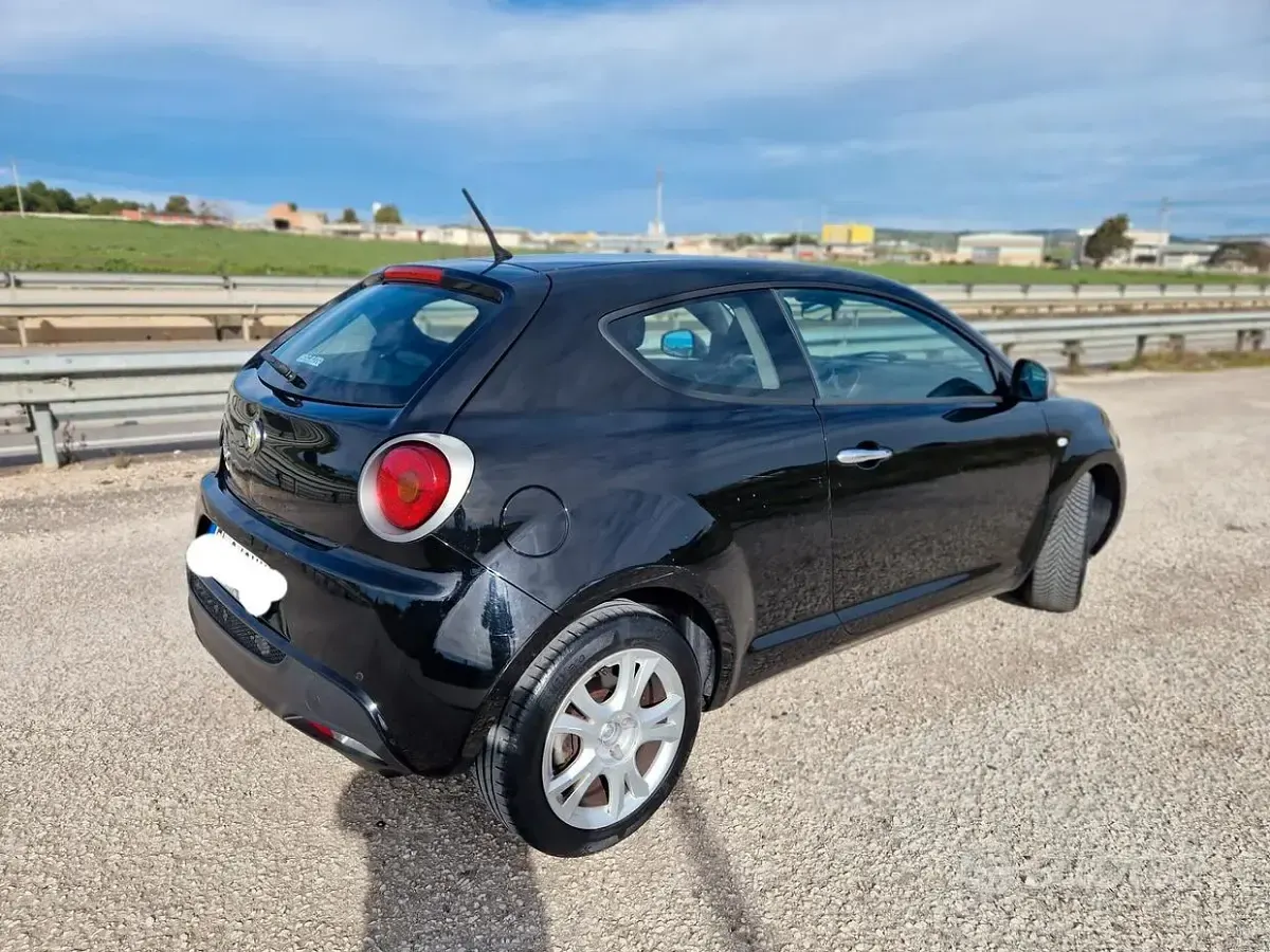 Begagnad Alfa Romeo MiTo Distinctive 95 HK (69 kW) 2012 Svart Halvkombi