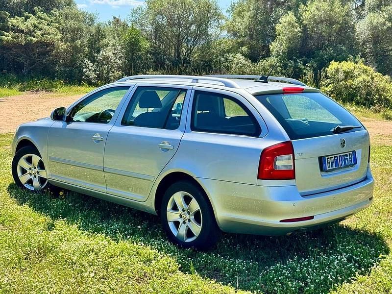 Gebraucht Skoda Octavia Elegance 105 PS (77 kW) 2013 Silber Kombi
