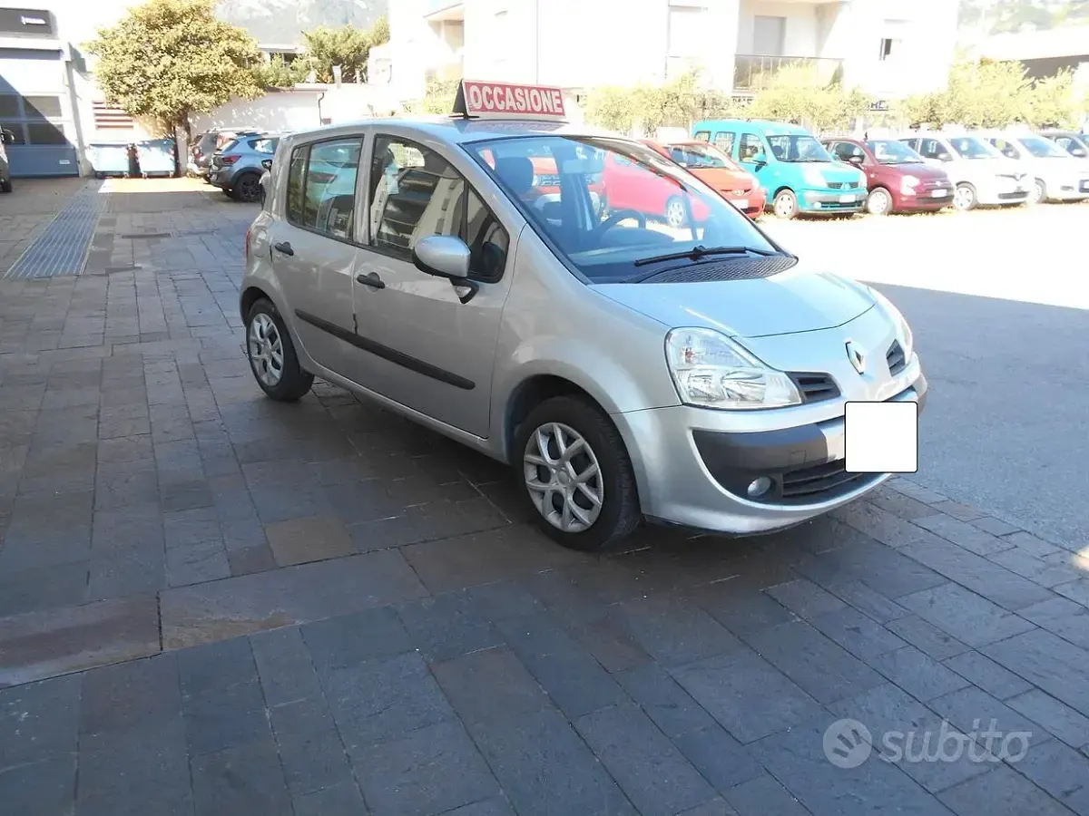 Usata Renault Modus 75 CV (55 kW) 2009 Grigio Monovolume
