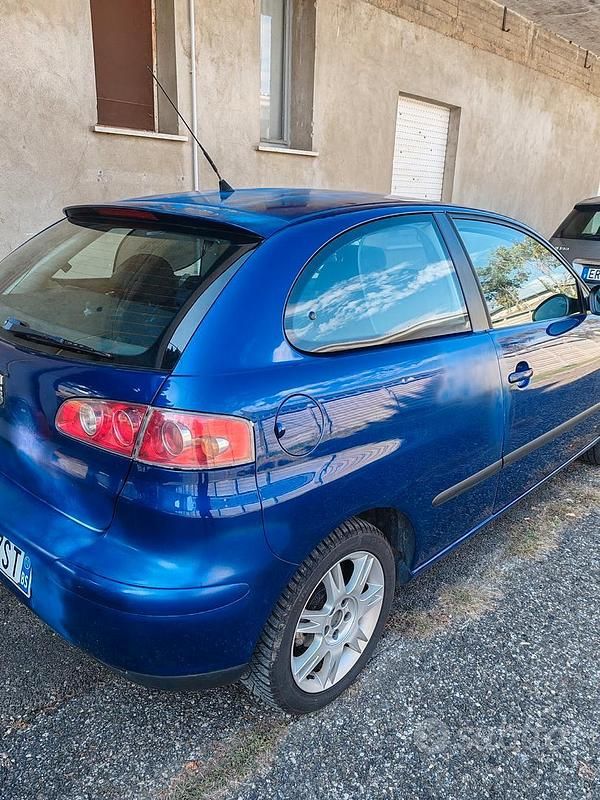 Blu Usata 2002 Seat Ibiza | 1500 € - Immagine 1/4