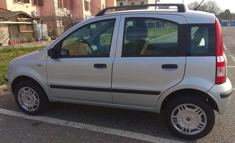 Usata Fiat Panda Dynamic 77 CV (56 kW) 2008 Argento Utilitaria
