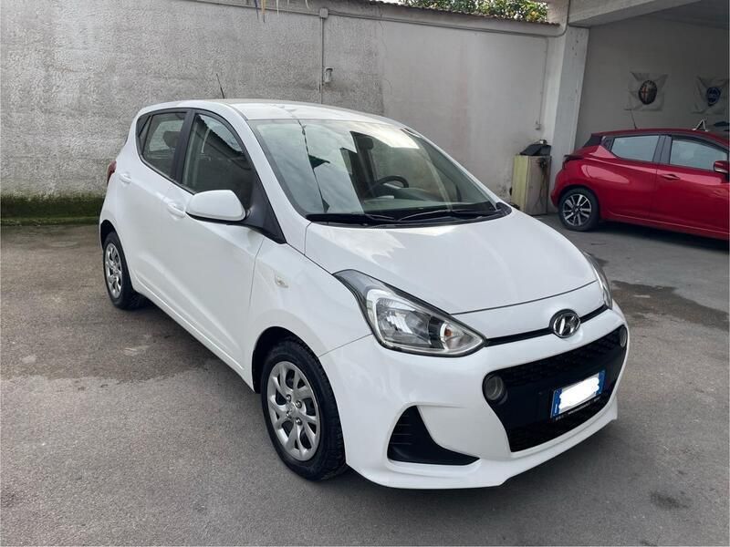 Bianco Usata 2018 Hyundai i10 Style Due volumi | 7990 € (Buon prezzo) - Immagine 1/4