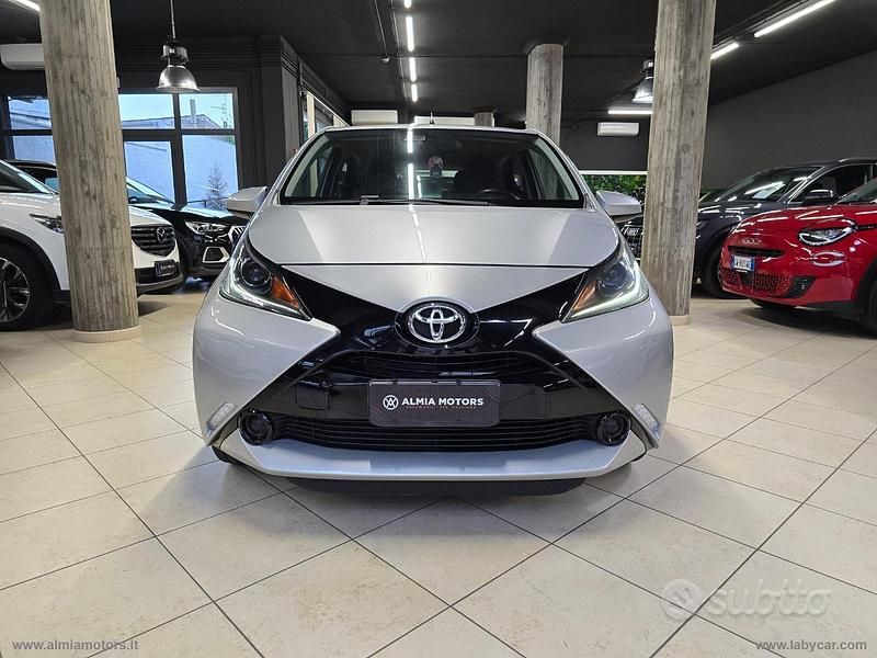 Usata Toyota Aygo X-play 69 CV (50 kW) 2018 Grigio Utilitaria