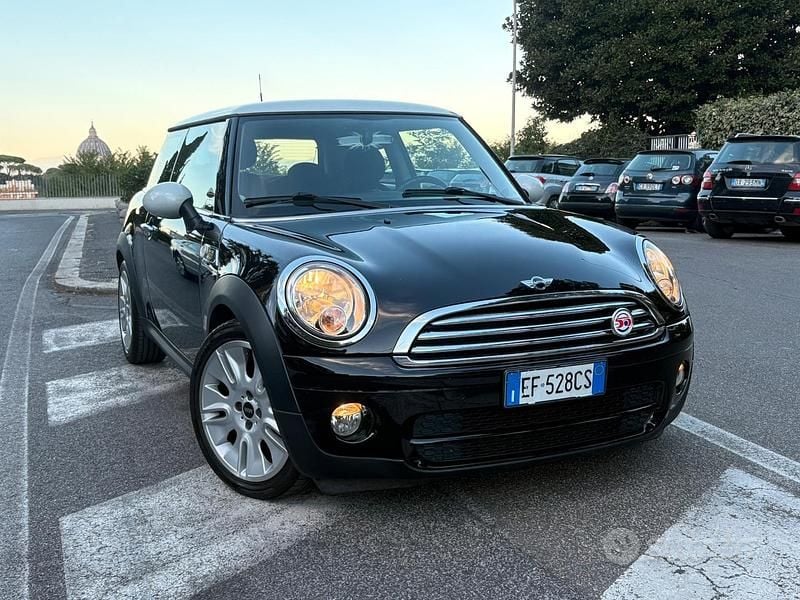 Usata Mini Cooper D 109 CV (80 kW) 2010 Nero Utilitaria