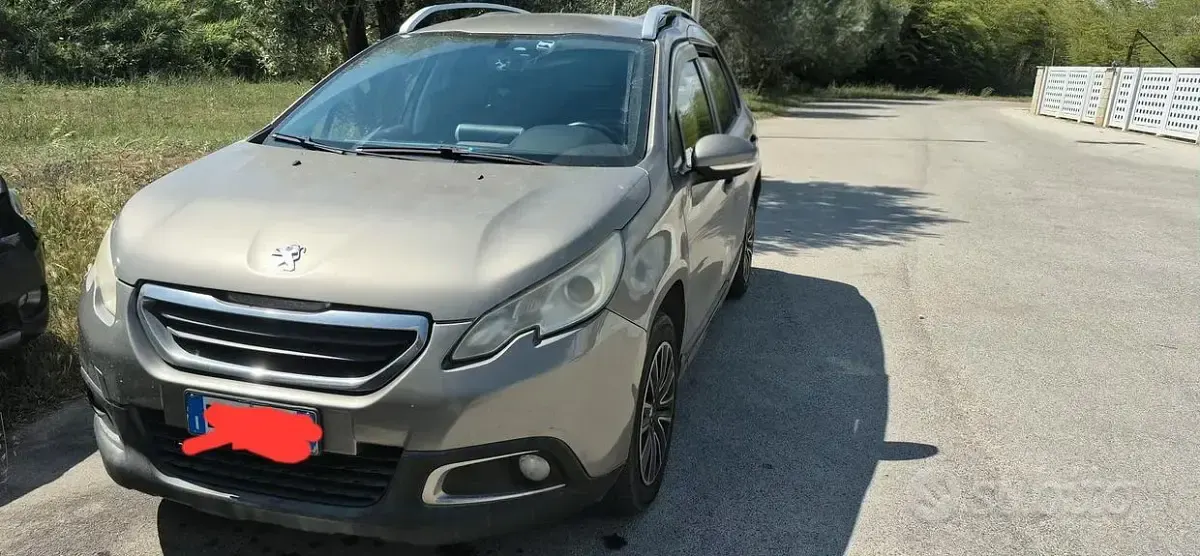 Usata Peugeot 2008 92 CV (67 kW) 2015 Grigio SUV