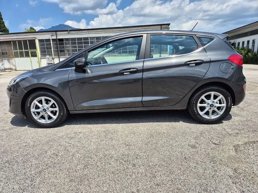 Usata Ford Fiesta Titanium S 75 CV (55 kW) 2020 Grigio Utilitaria