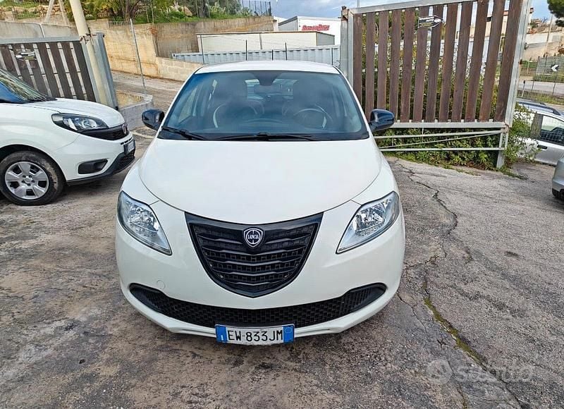 Usata Lancia Ypsilon 2014 Bianco Utilitaria