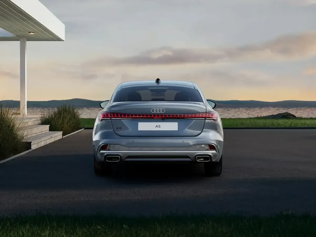 Nuova Audi A5 Advanced Plus 150 CV (110 kW) 2026 Blu orizzonte metallizzato Berlina