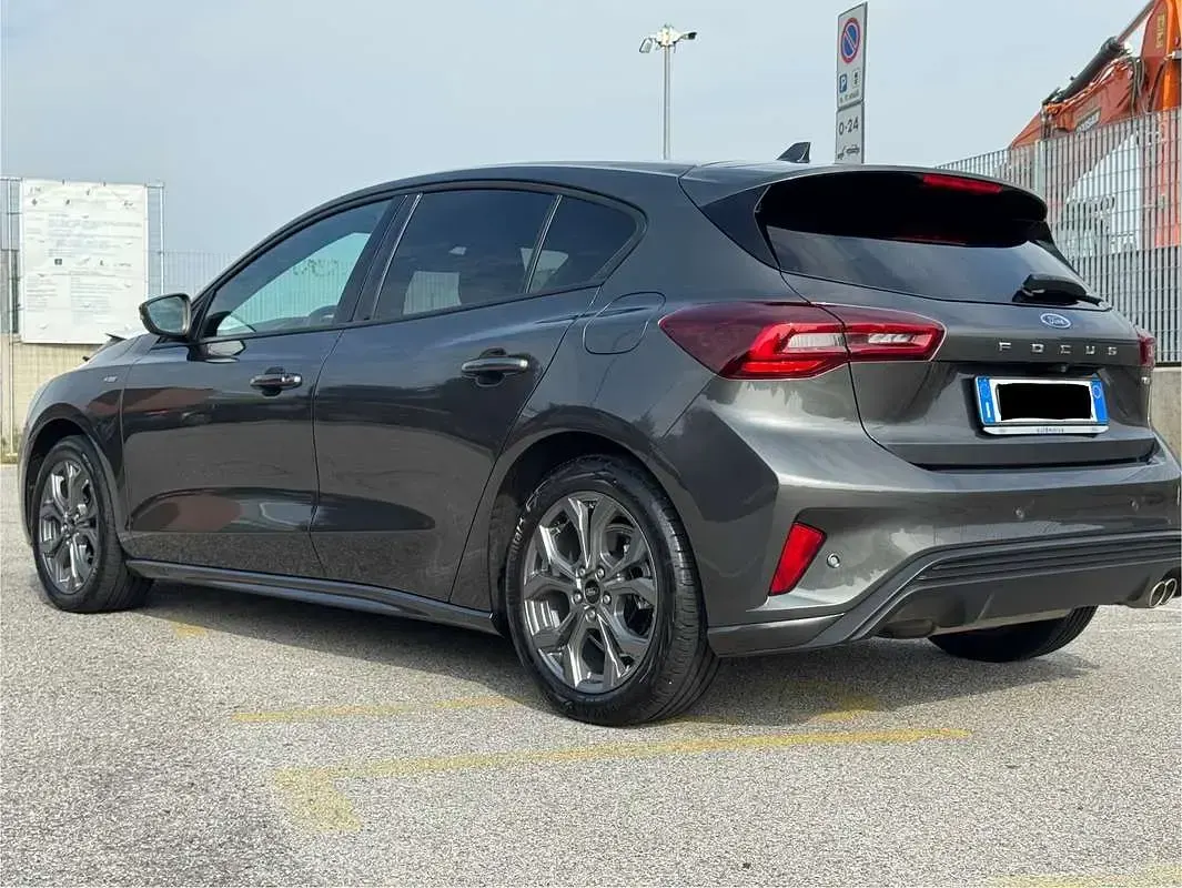 Usata Ford Focus ST-Line 125 CV (91 kW) 2023 Berlina