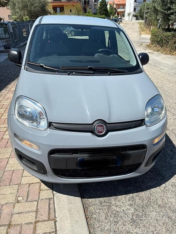 Usata Fiat Panda 70 CV (51 kW) 2021 Grigio Utilitaria