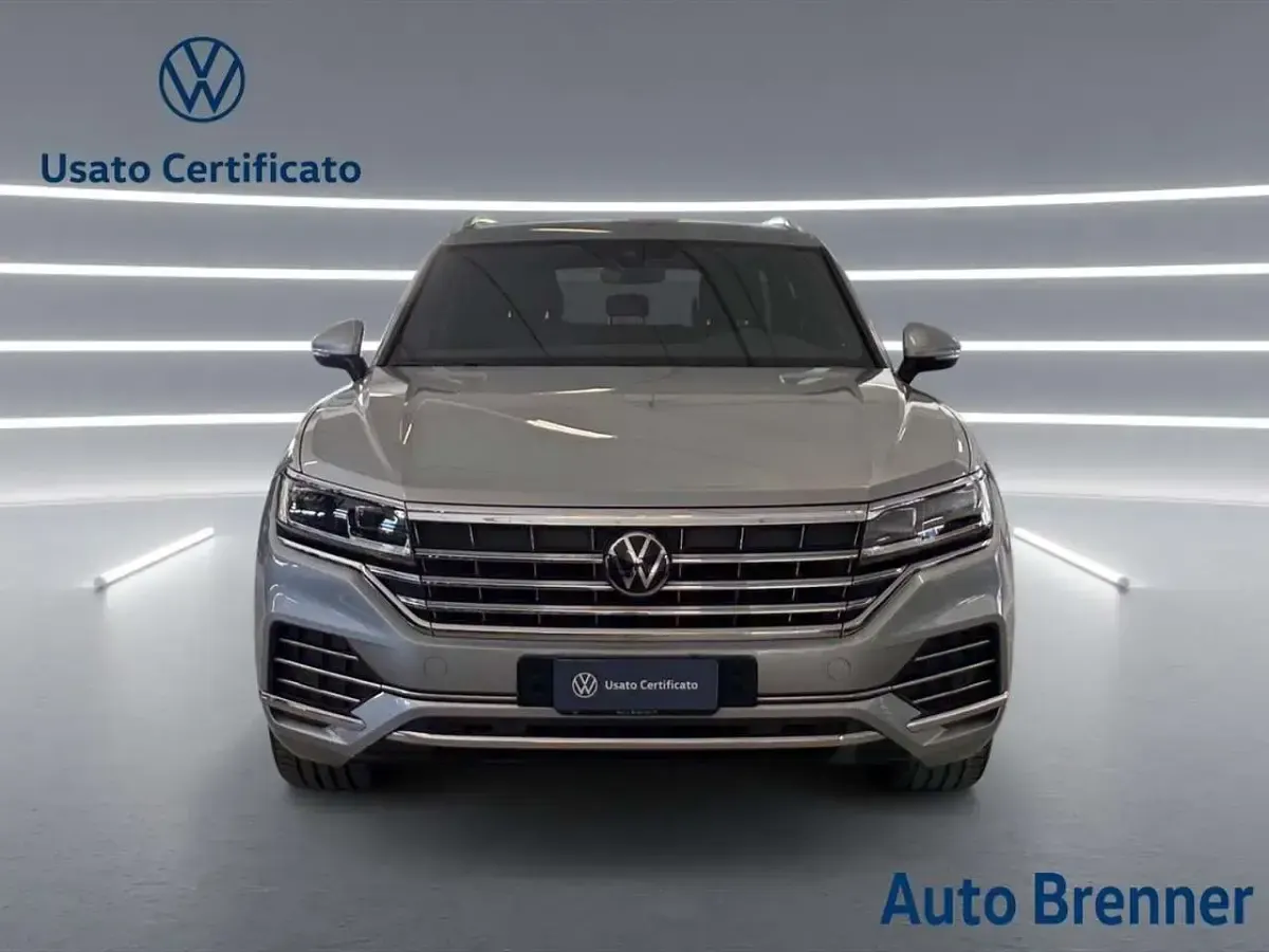 Usata VW Touareg Elegance 286 CV (210 kW) 2022 Argento SUV