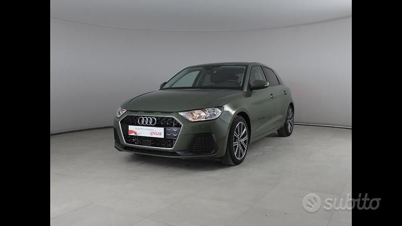 Verde Usata 2024 Audi A1 Sportback Business Due volumi | 24.300 € (Buon prezzo) - Immagine 1/4