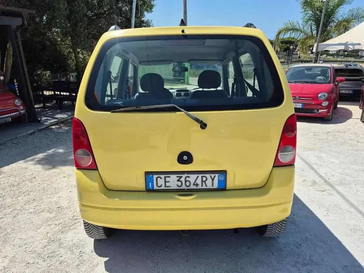 Usata Opel Agila Club 58 CV (42 kW) 2002 Giallo Monovolume