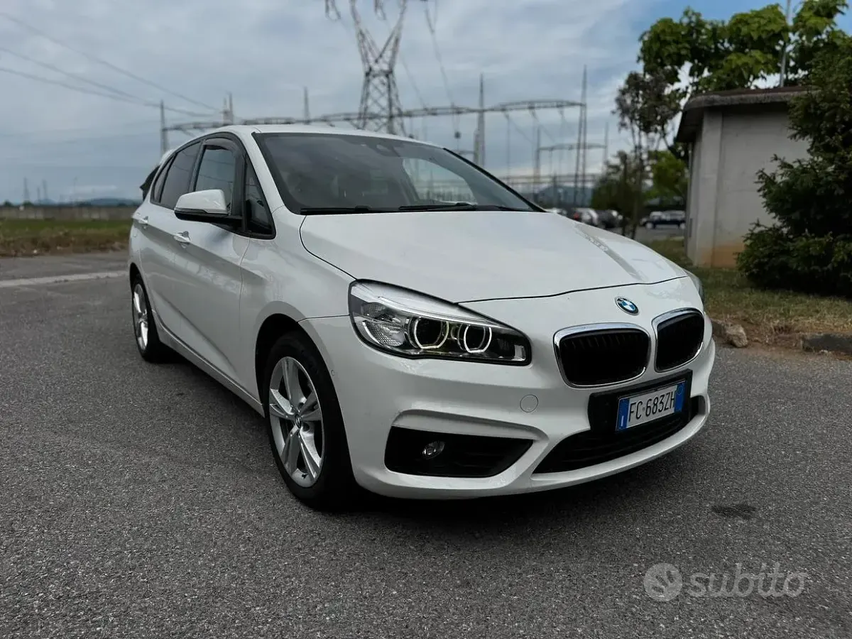 Usata BMW 218 Luxury Line 150 CV (110 kW) 2016 Bianco Station wagon