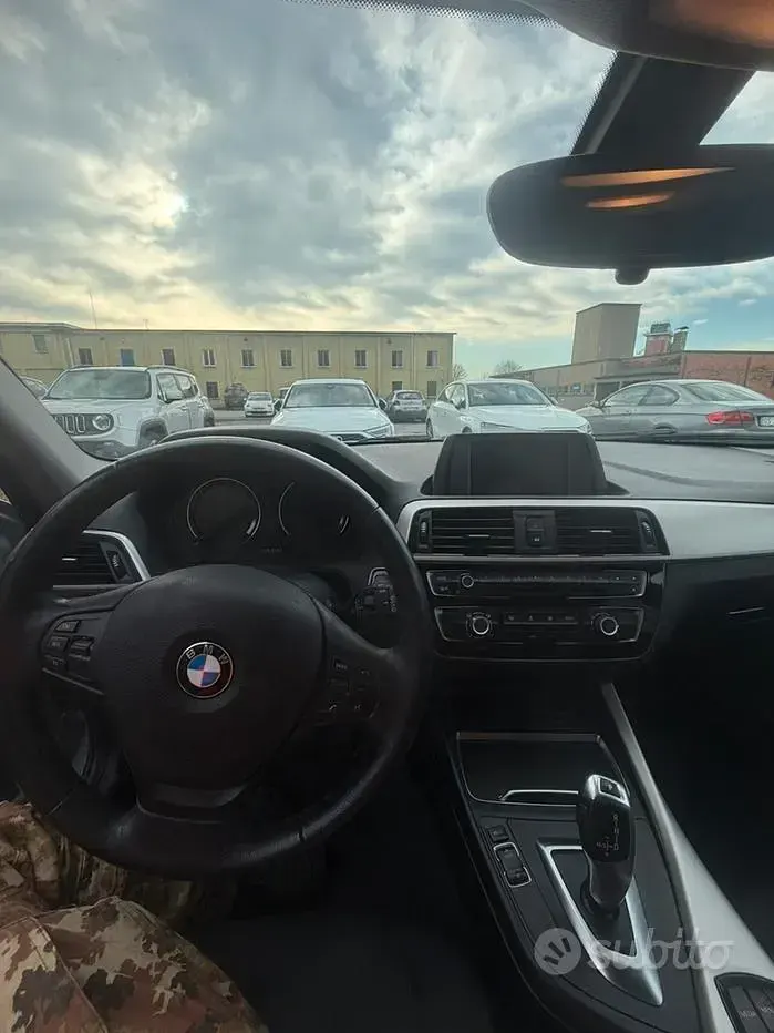 Usata BMW 118 150 CV (110 kW) 2018 Grigio Utilitaria