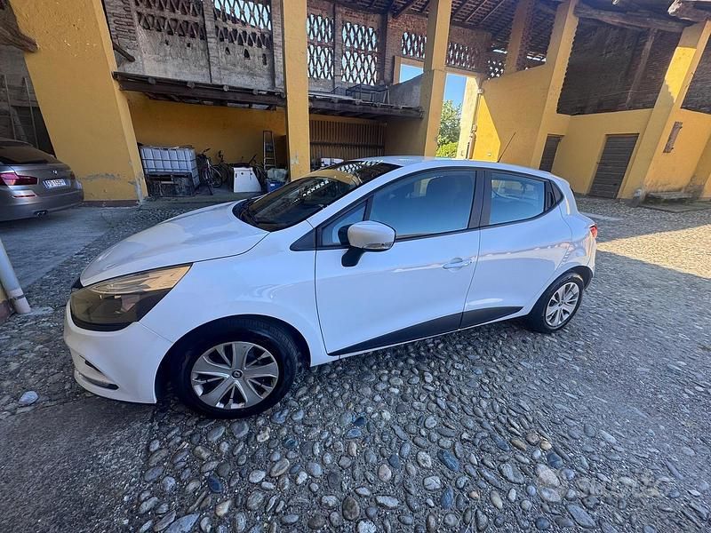 Usata Renault Clio IV 73 CV (53 kW) 2018 Bianco Utilitaria