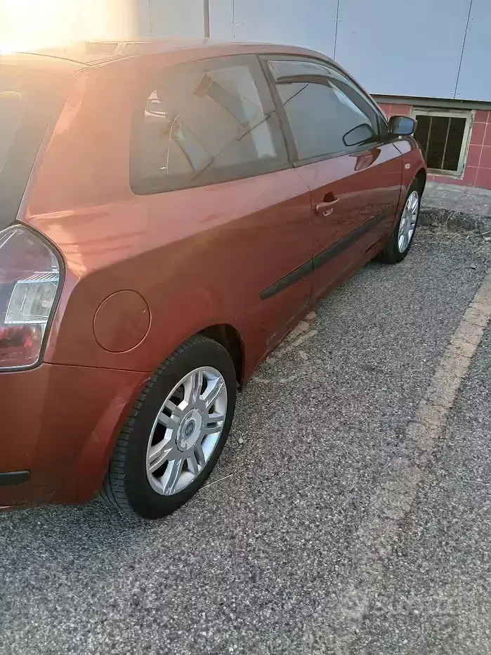 Usata Fiat Stilo 100 CV (73 kW) 2002 Rosso Berlina