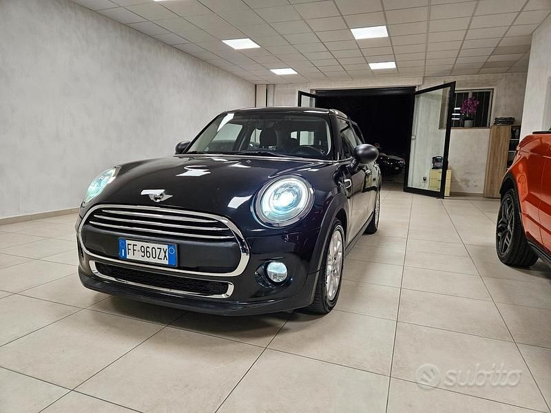 Usata Mini Cooper D Hype 116 CV (85 kW) 2016 Oro Utilitaria