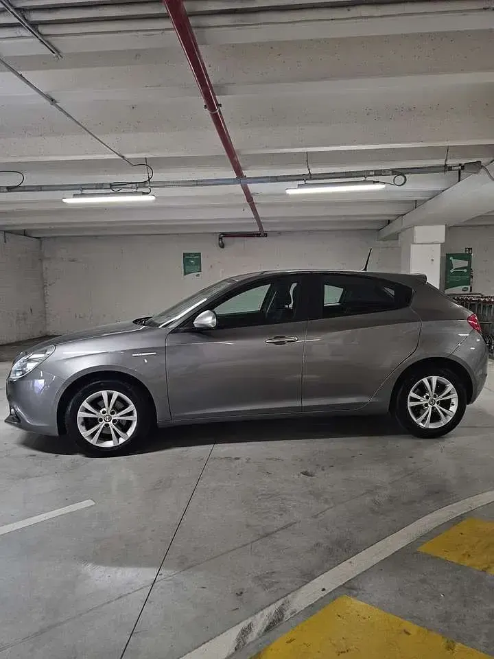 Usata Alfa Romeo Giulietta Super 120 CV (88 kW) 2017 Other Utilitaria